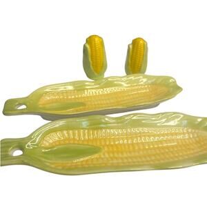 Corn Holder With Salt And Pepper Shaker